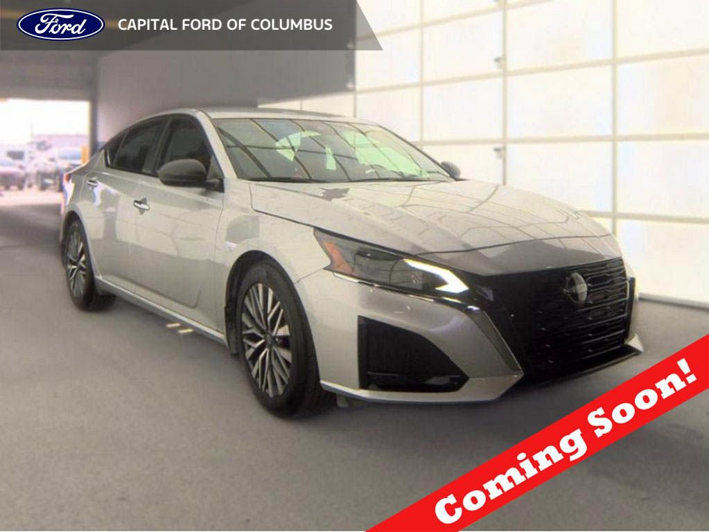 Used 2024 Nissan Altima 2.5 SV FWD image 1