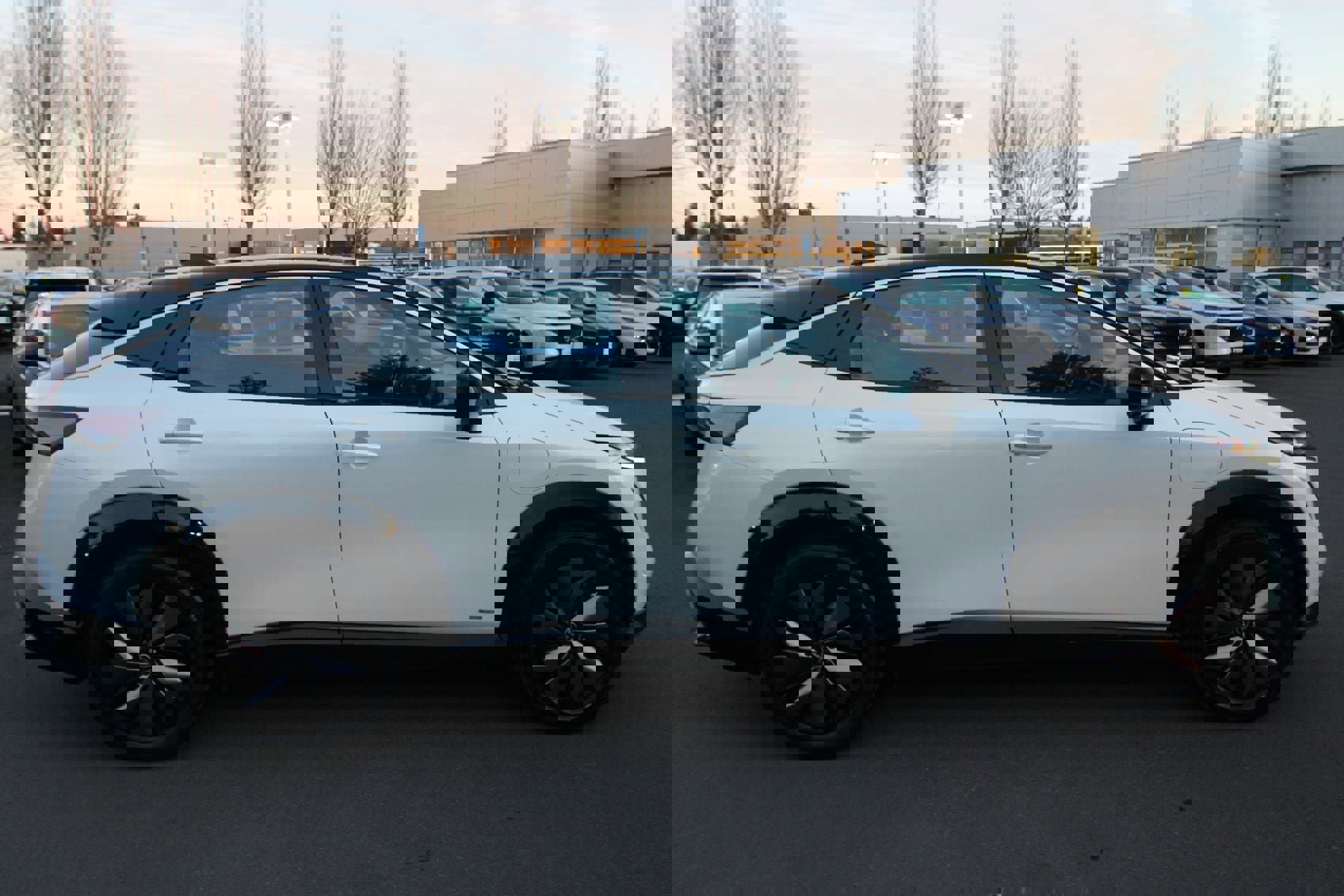 Used 2023 Nissan Ariya FWD image 2