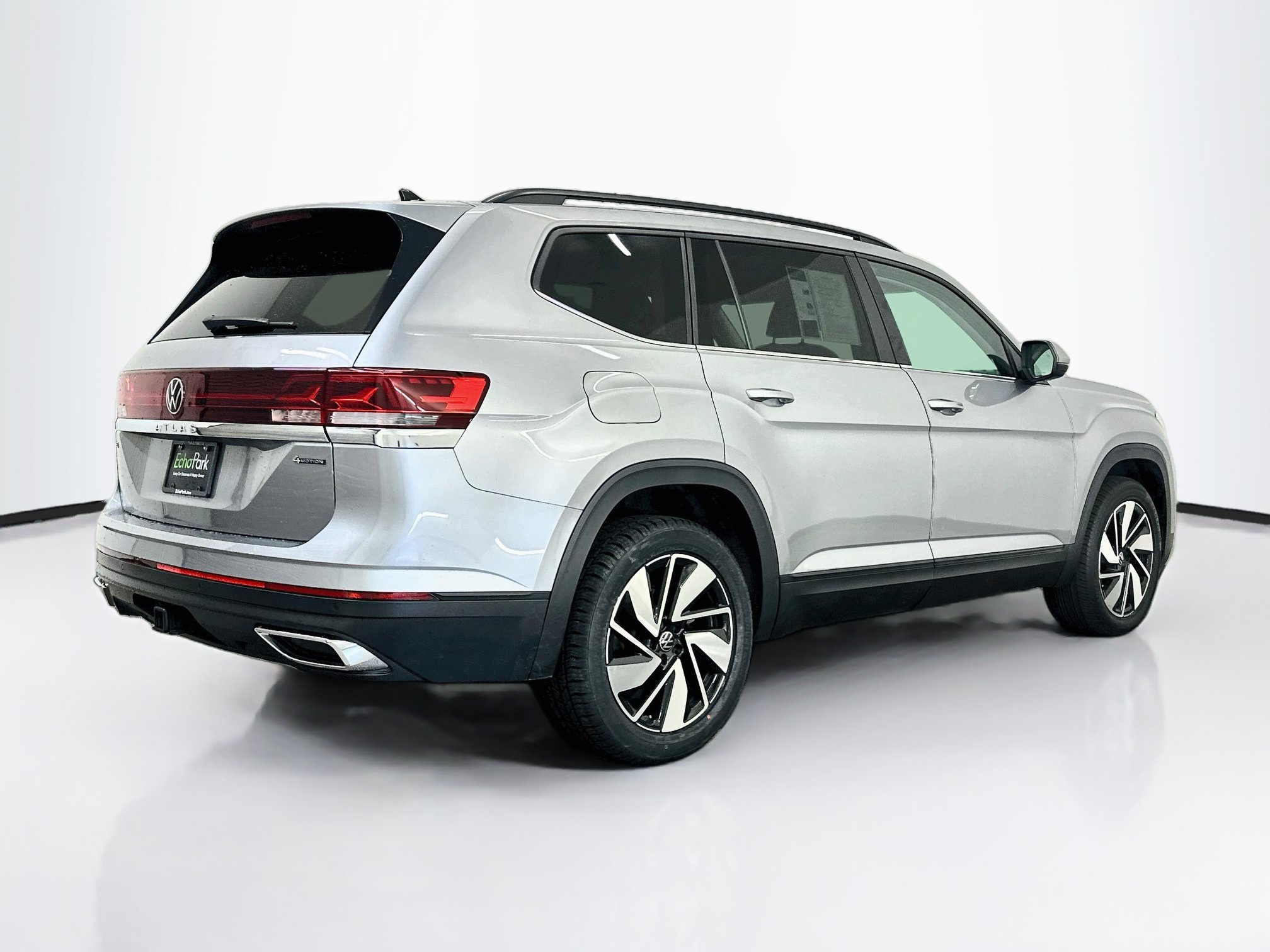 Used 2025 Volkswagen Atlas SE AWD/4WD image 9