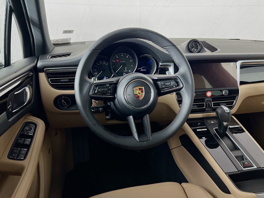 Certified 2026 Porsche Macan AWD/4WD image 25