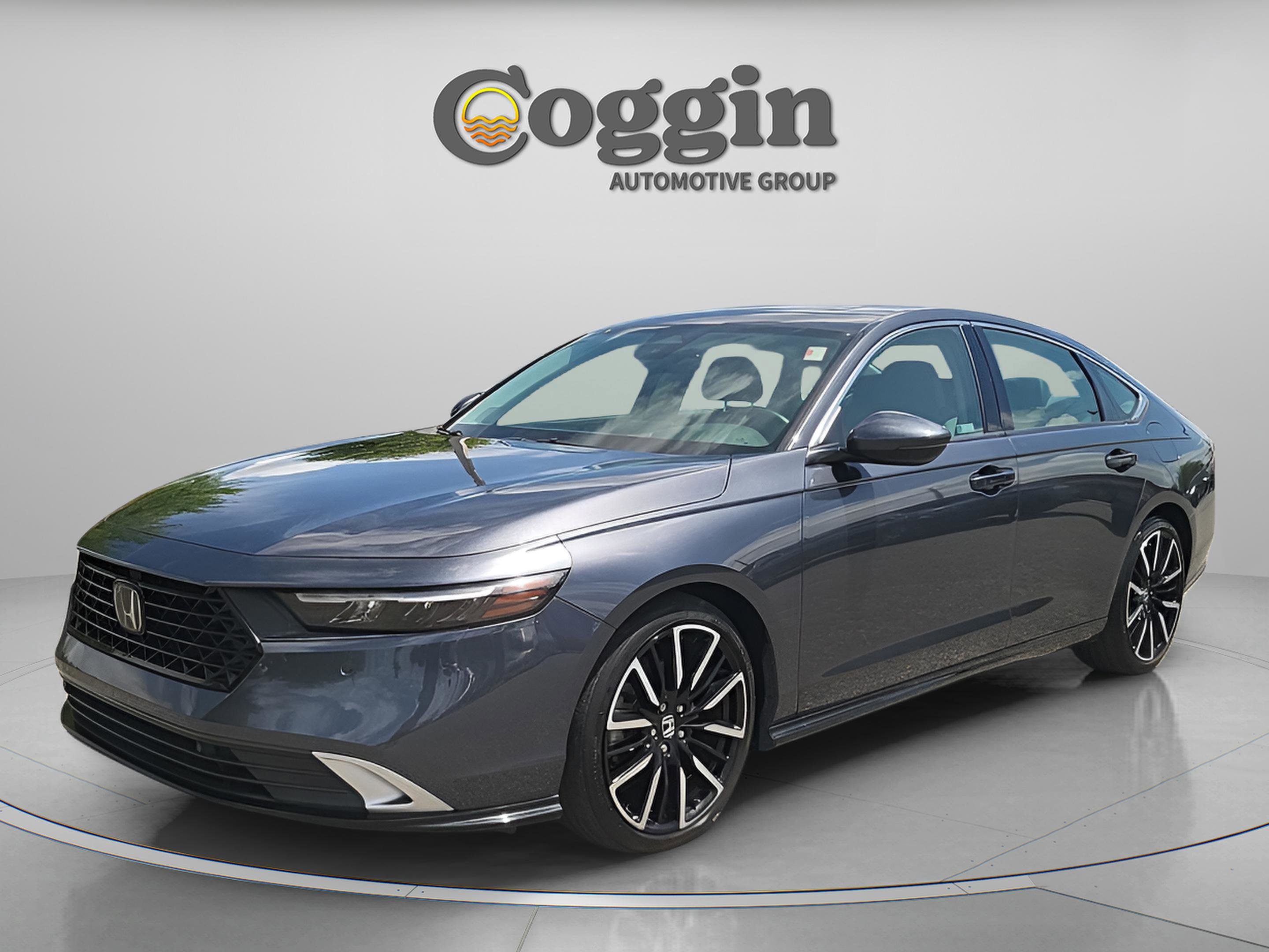 Used 2023 Honda Accord Touring image 1