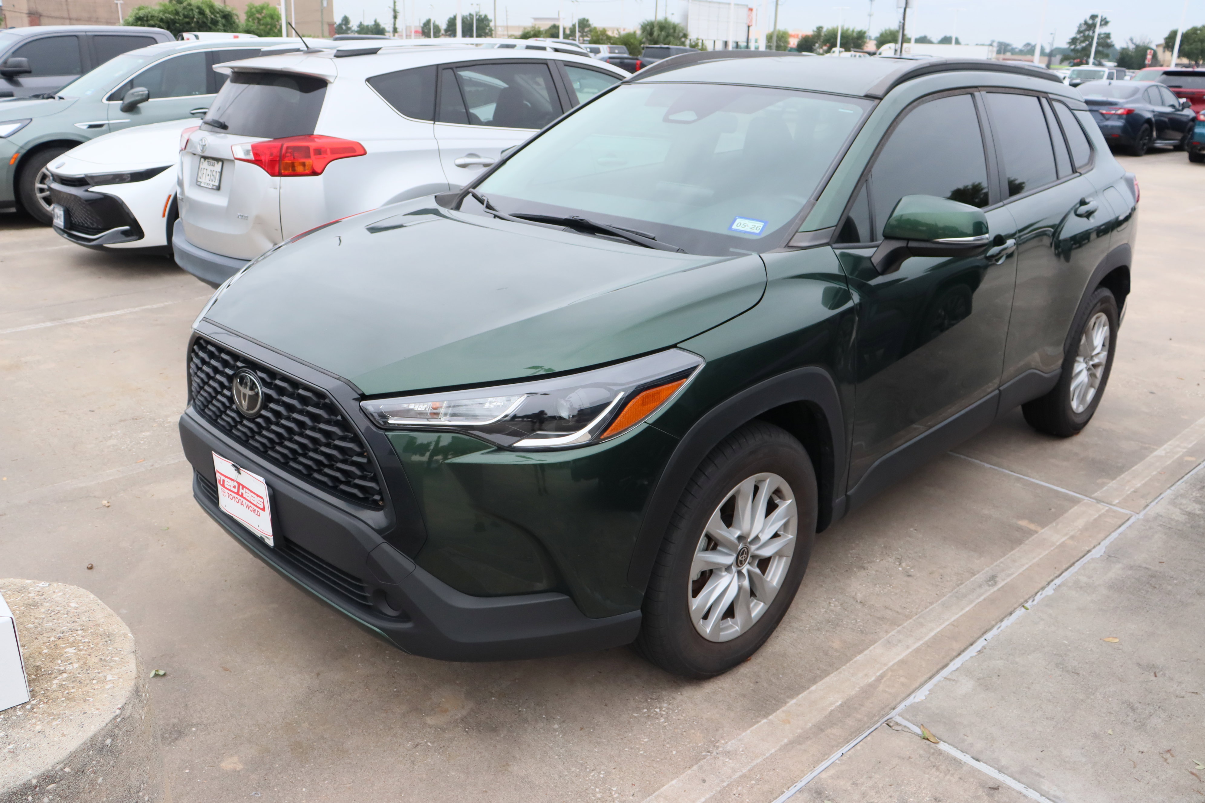 Used 2023 Toyota Corolla Cross LE FWD image 4