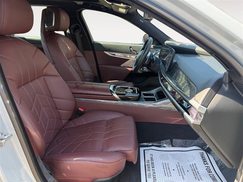 Used 2023 BMW 760i xDrive w/ Luxury Rear Seating Package AWD/4WD image 18