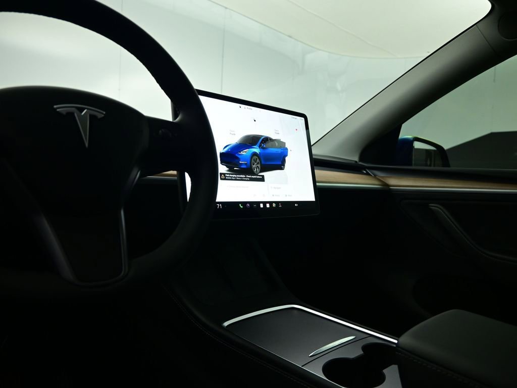Used 2025 Tesla Model Y Long Range image 48