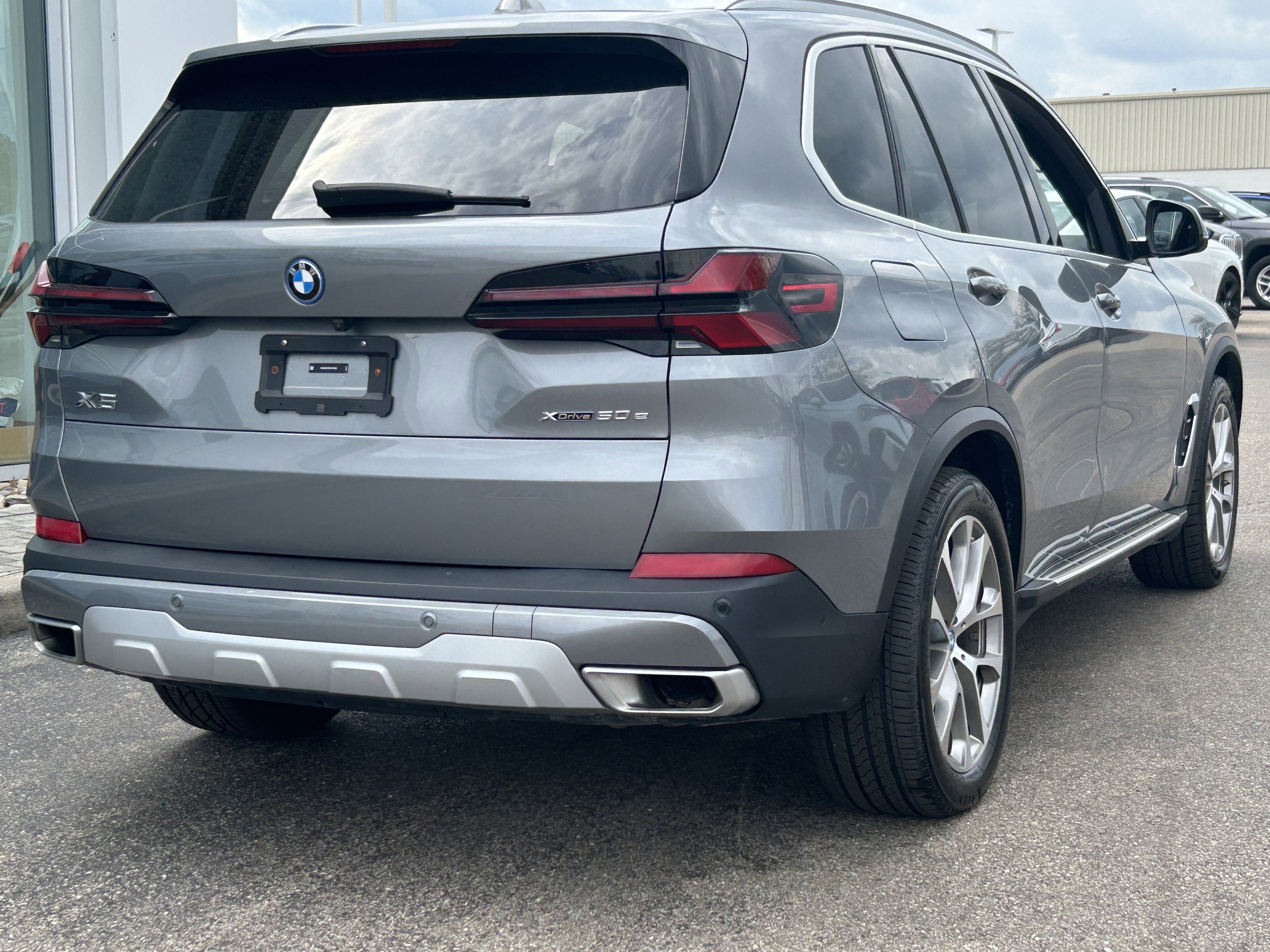 Used 2025 BMW X5 xDrive50e image 7