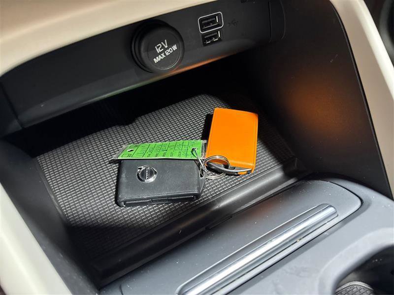 Used 2021 Volvo XC40 T5 Momentum image 27