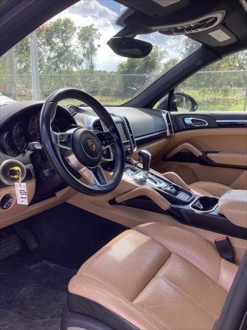 Used 2016 Porsche Cayenne w/ Premium Package AWD/4WD image 8
