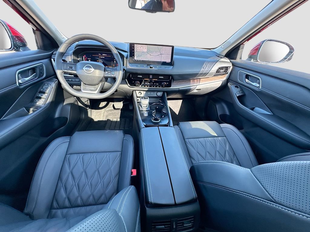 Used 2026 Nissan Rogue Platinum w/ Platinum Premium Package image 16