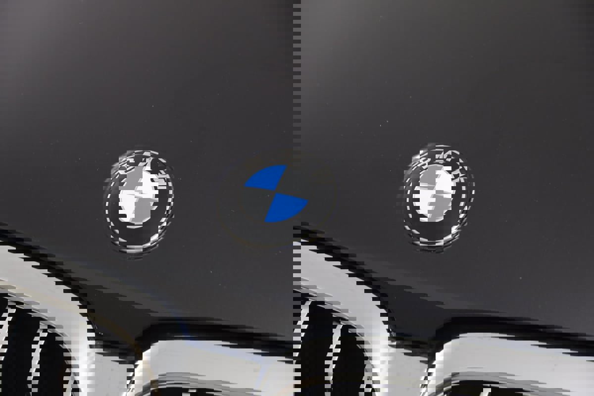 Used 2023 BMW 540i xDrive w/ M Sport Package image 16