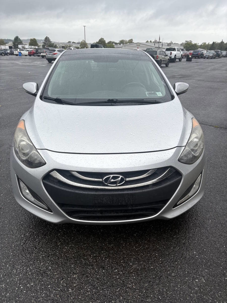 Used 2013 Hyundai Elantra GT w/ Style Pkg image 3