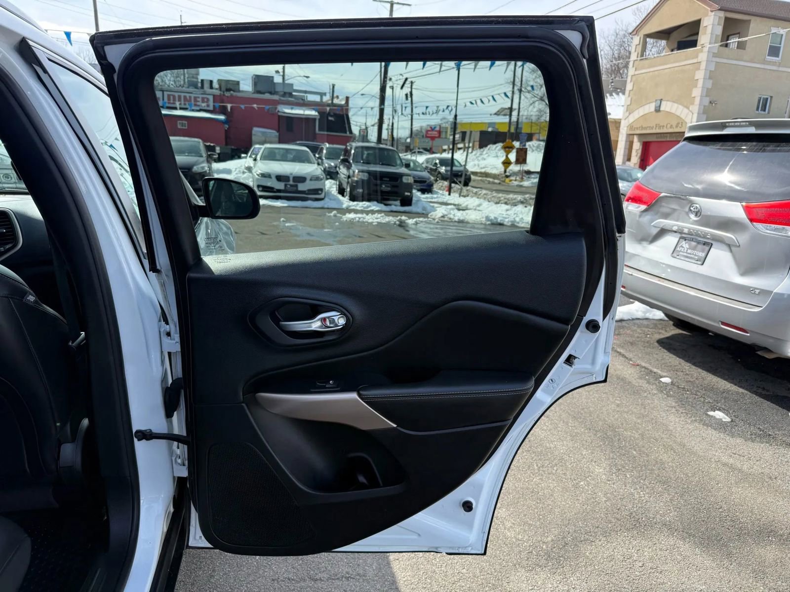 Used 2017 Jeep Cherokee Latitude w/ True North Edition image 45