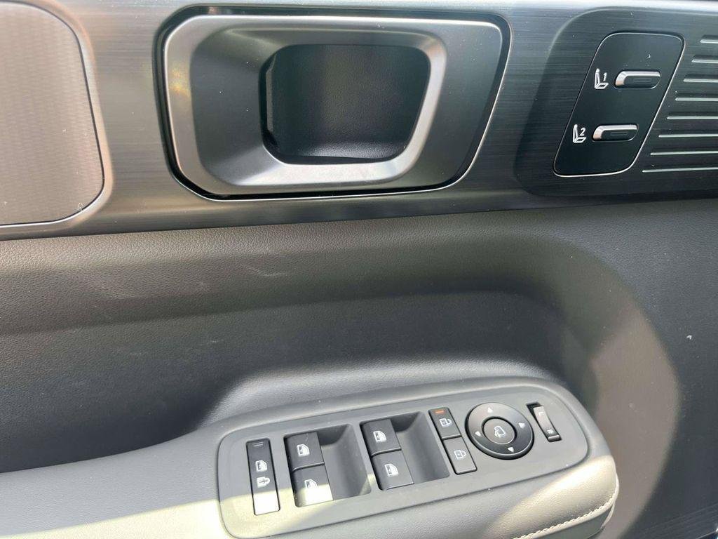 New 2026 Hyundai Santa Fe Calligraphy FWD image 39