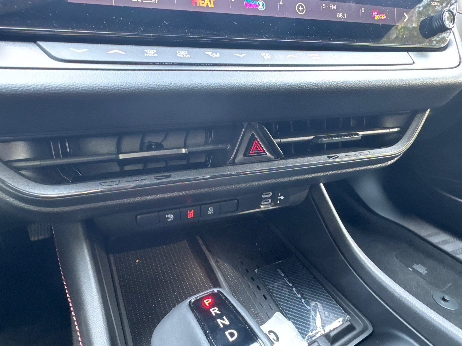 Used 2025 Dodge Charger R/T w/ Plus Group image 27