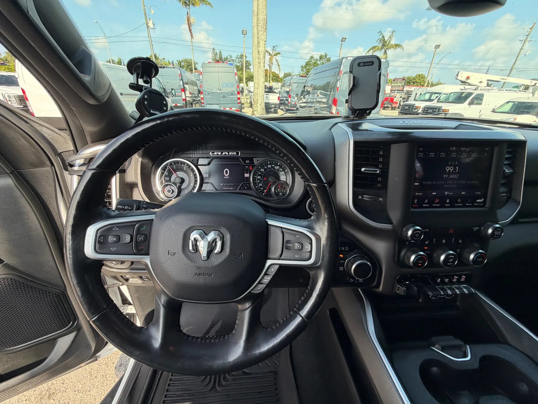 Used 2020 RAM 1500 Big Horn AWD/4WD image 11