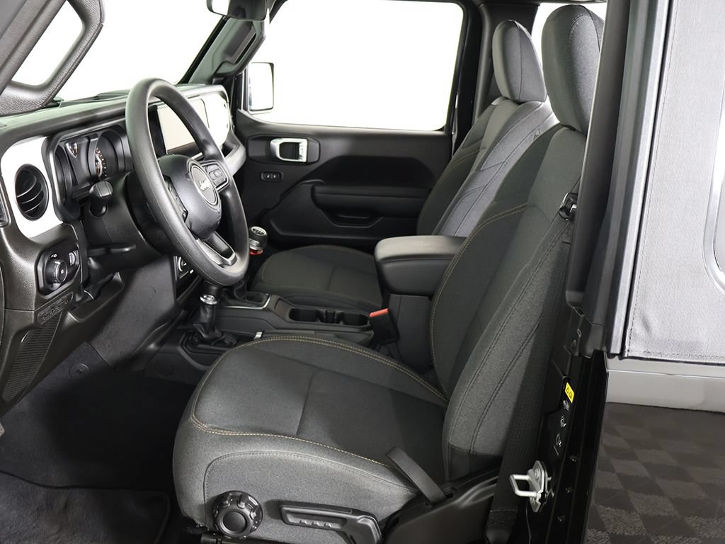 Used 2026 Jeep Wrangler Sport AWD/4WD image 23