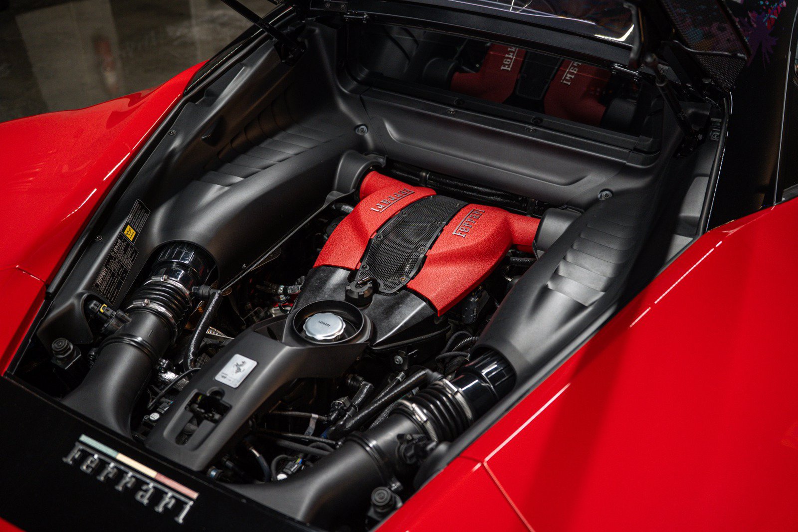 Used 2020 Ferrari F8 Tributo RWD image 22
