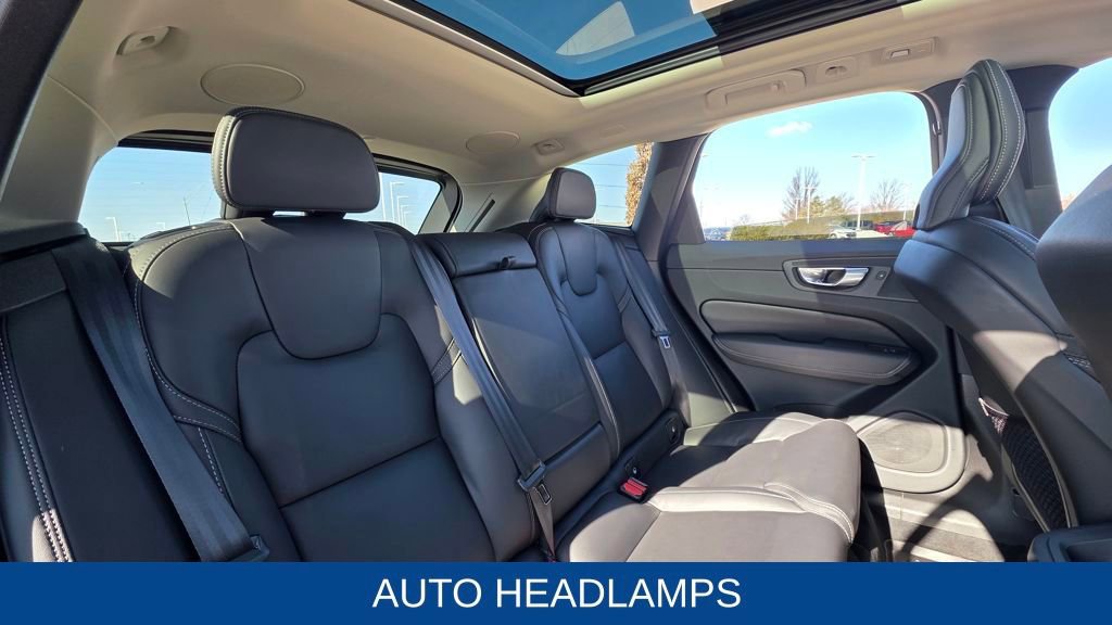 Used 2023 Volvo XC60 T8 Ultimate w/ Climate Package image 16
