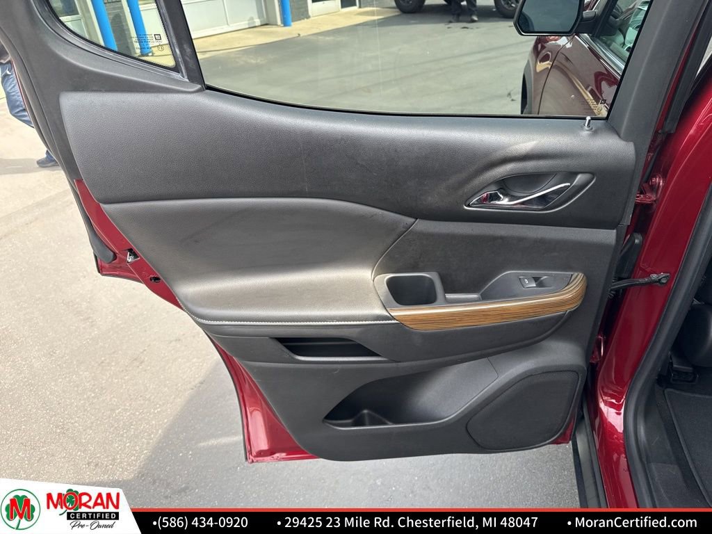 Used 2017 GMC Acadia SLE image 21