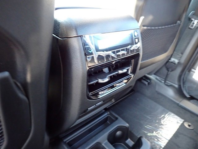 New 2025 Jeep Grand Cherokee L Laredo image 15