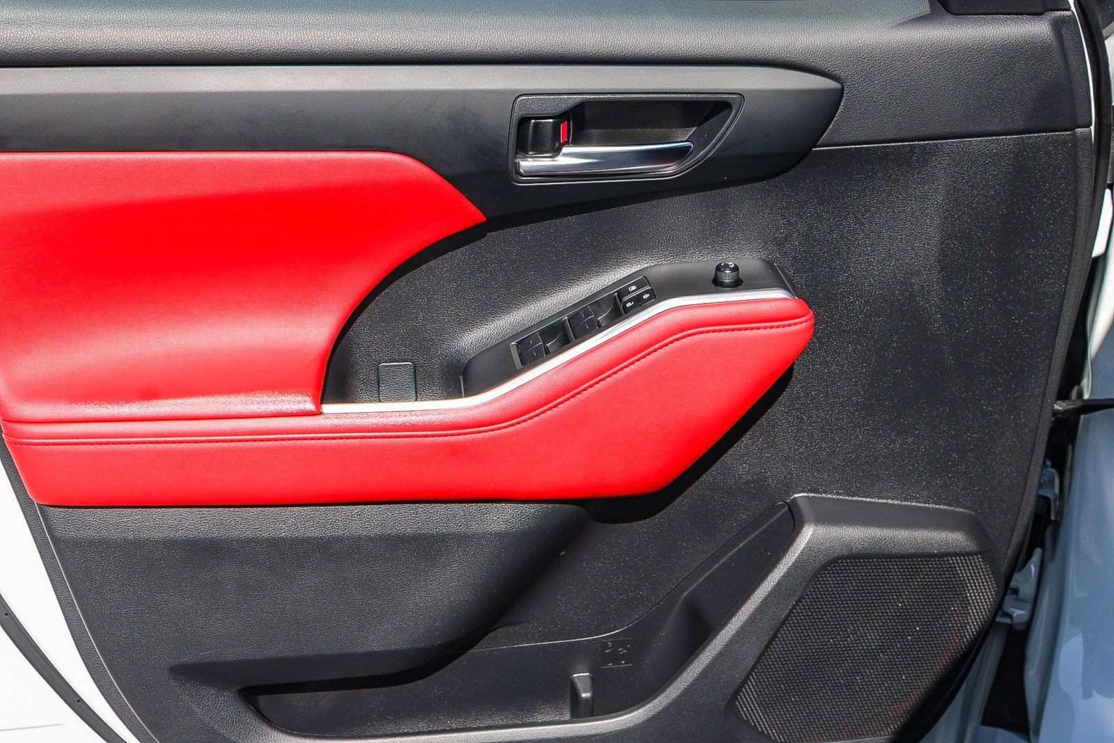 Certified 2024 Toyota Highlander XSE image 21