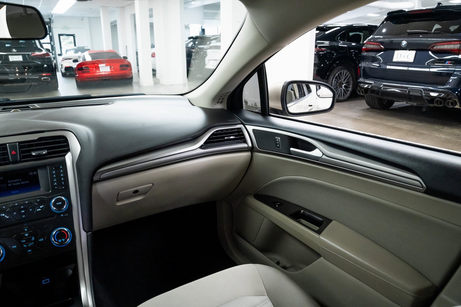 Used 2017 Ford Fusion SE image 11