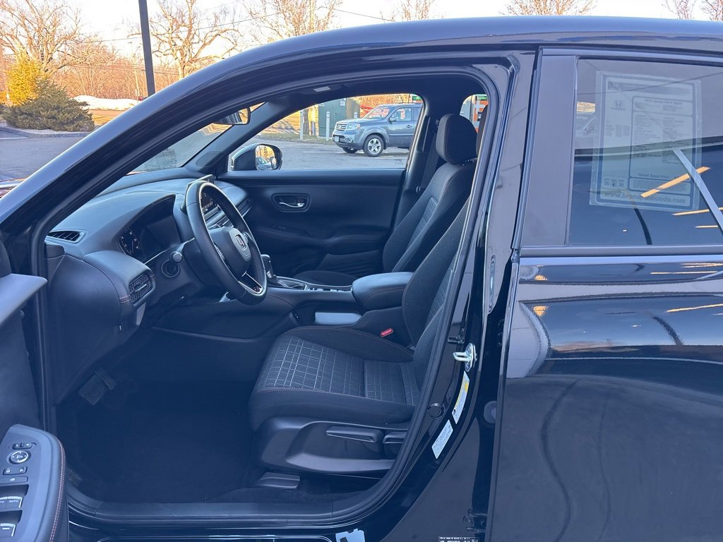 Used 2025 Honda HR-V Sport image 21