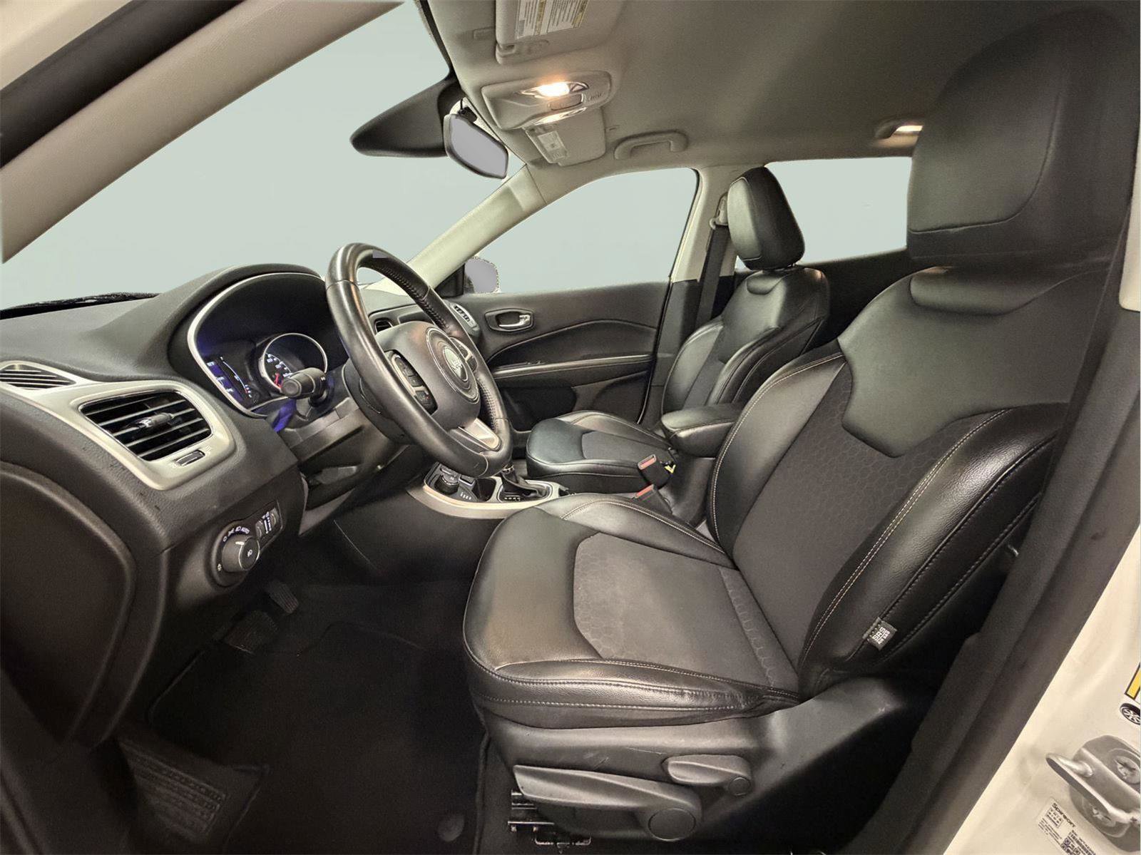 Used 2019 Jeep Compass Latitude image 24