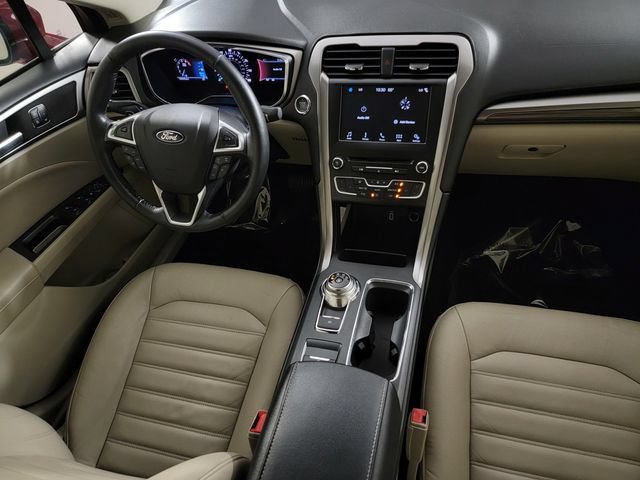 Used 2017 Ford Fusion SE w/ Fusion SE Technology Package FWD image 32