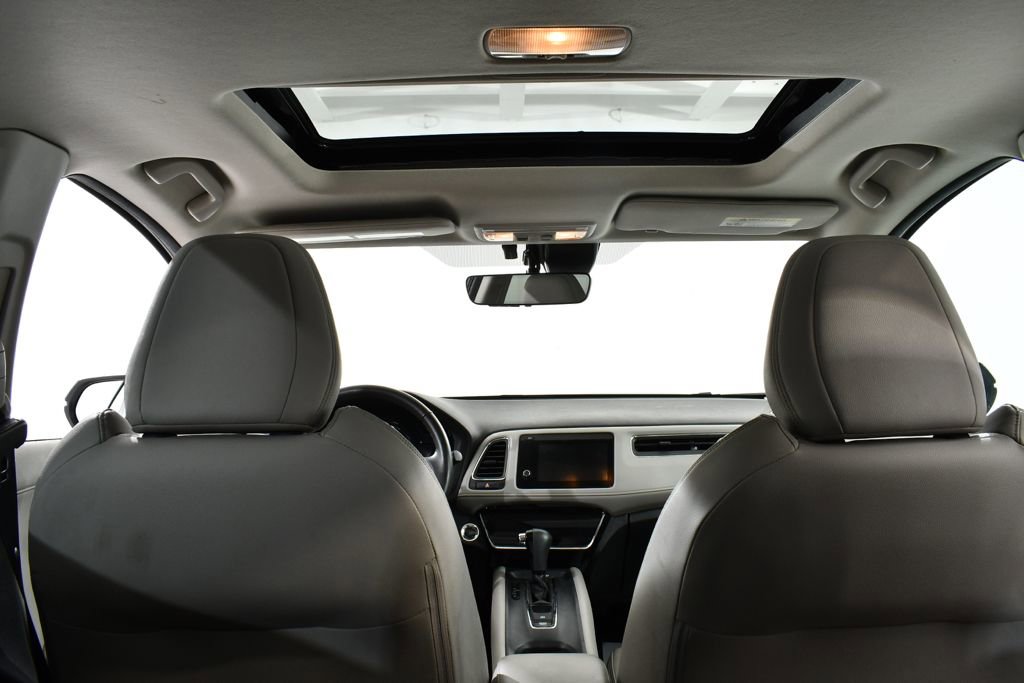 Used 2019 Honda HR-V Touring image 17