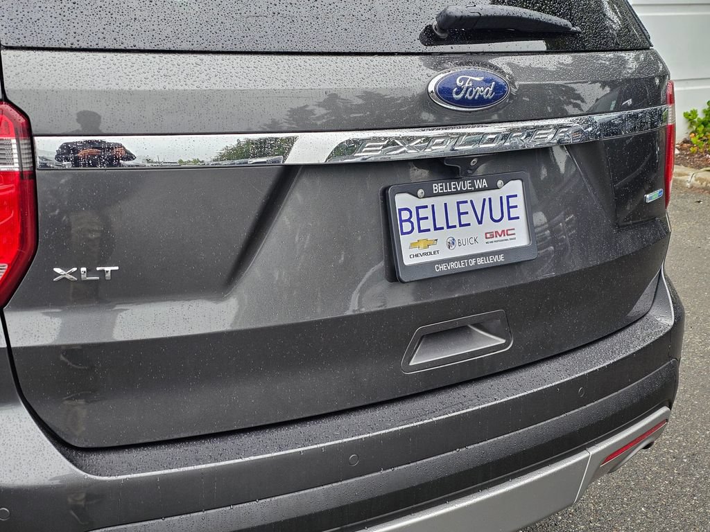 Used 2016 Ford Explorer XLT w/ Equipment Group 202A AWD/4WD image 15