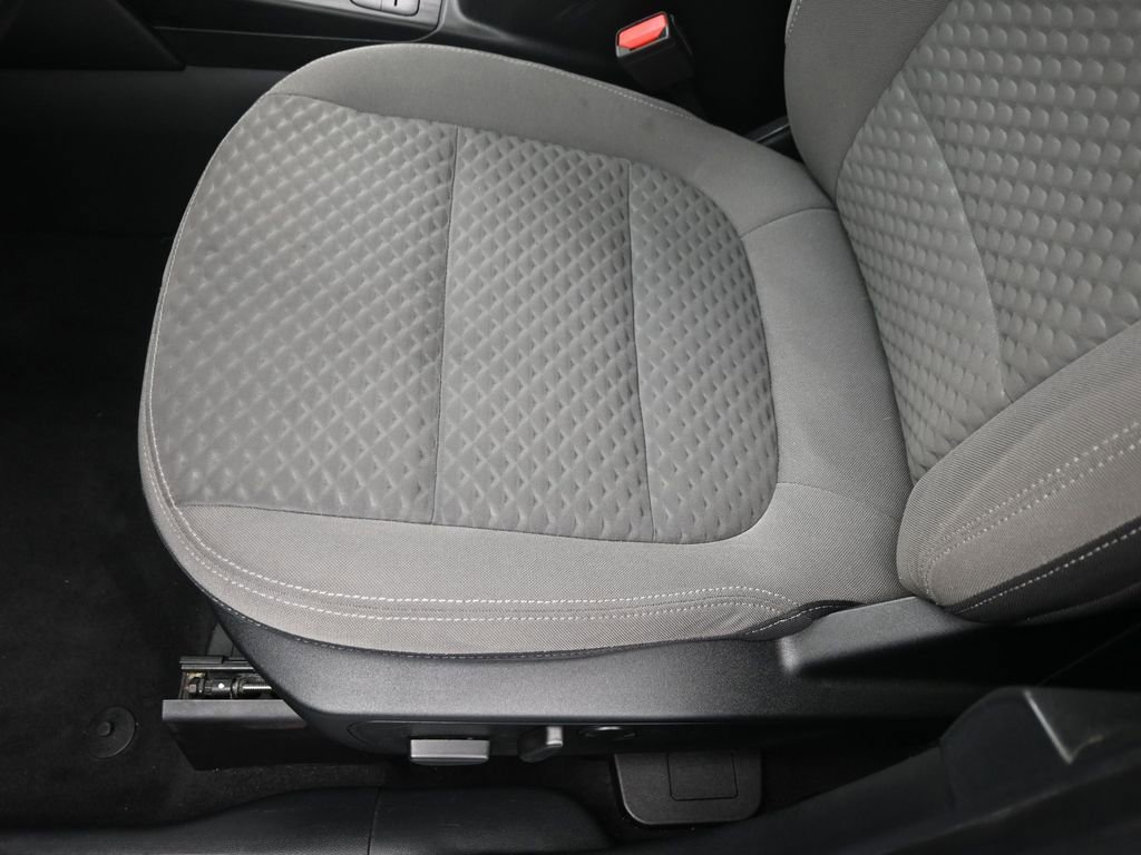 Used 2020 Ford Escape SE image 10