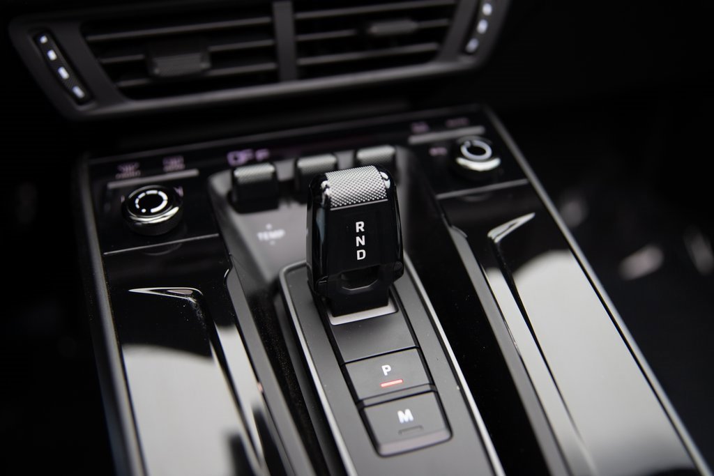 Certified 2025 Porsche 911 Carrera image 16