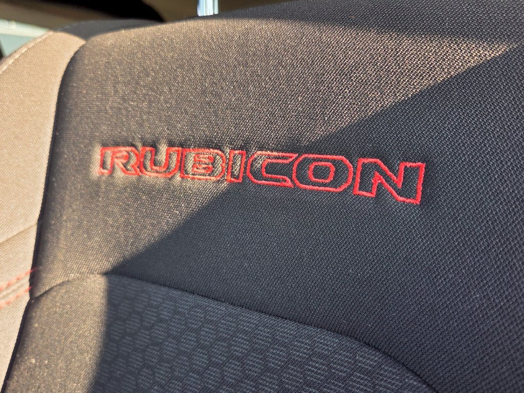 Used 2018 Jeep Wrangler Rubicon AWD/4WD image 17