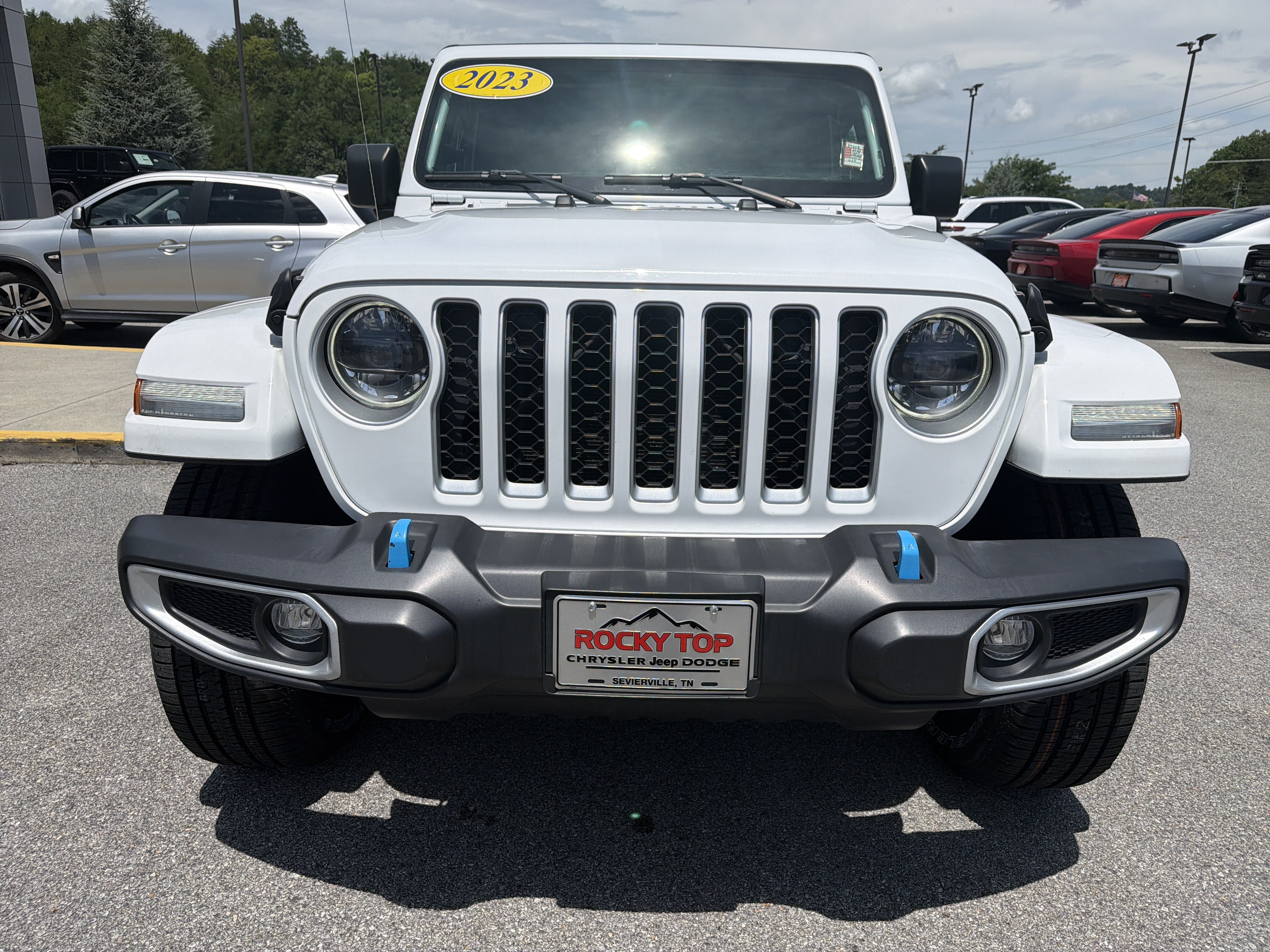 Used 2023 Jeep Wrangler Unlimited Sahara AWD/4WD image 3