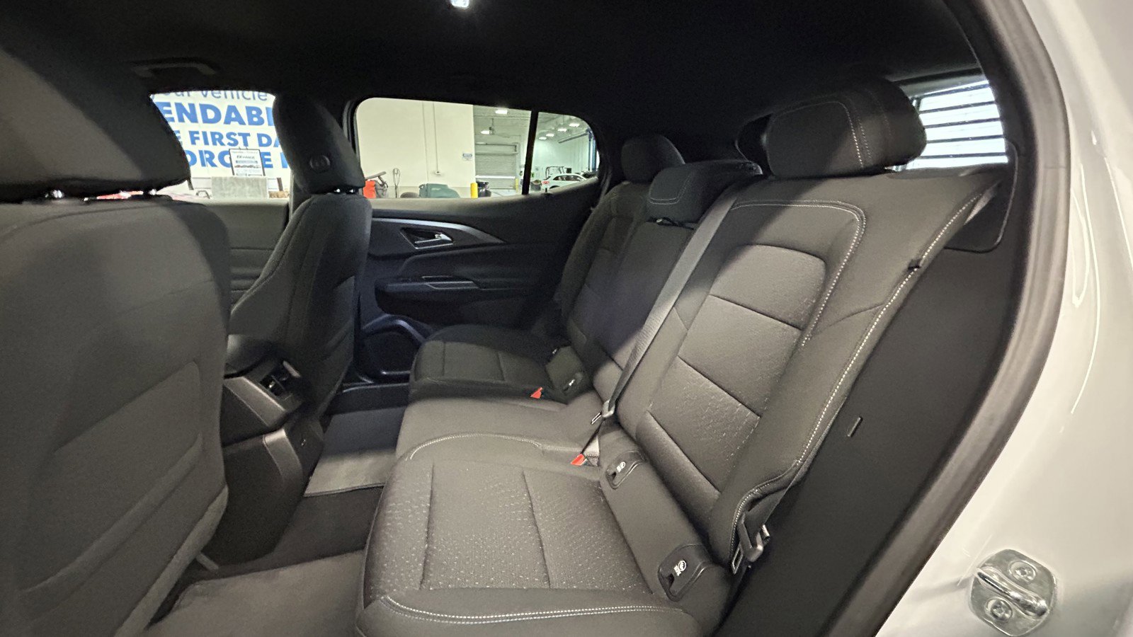 Used 2025 Chevrolet Equinox EV LT w/ Comfort Package image 12