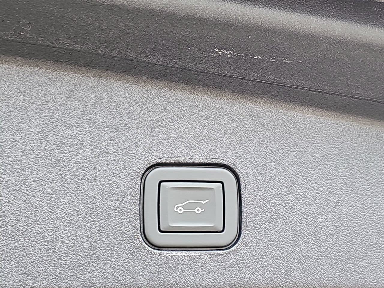 Certified 2024 Cadillac Lyriq Luxury AWD/4WD image 12