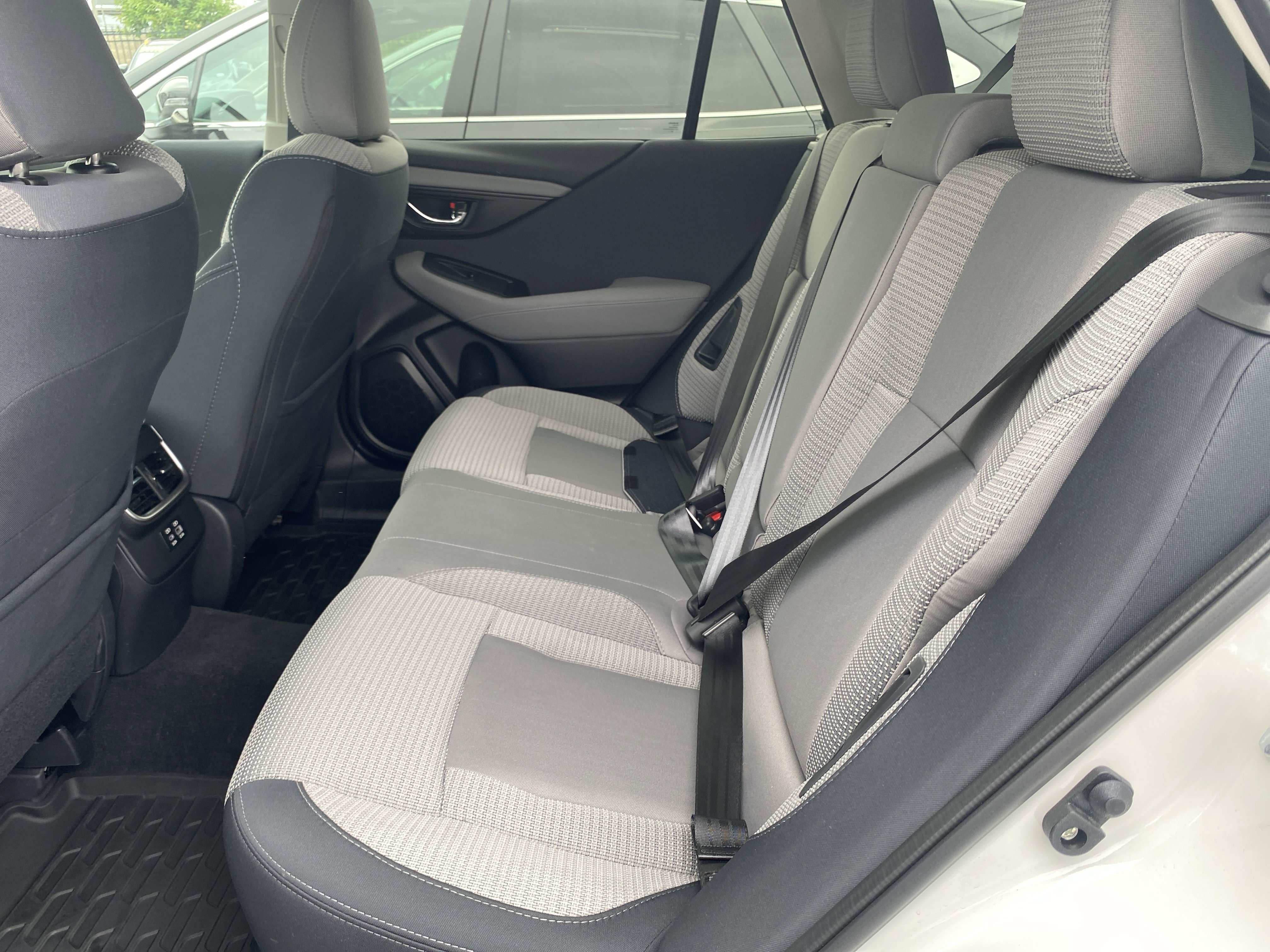 Certified 2025 Subaru Outback Premium AWD/4WD image 7