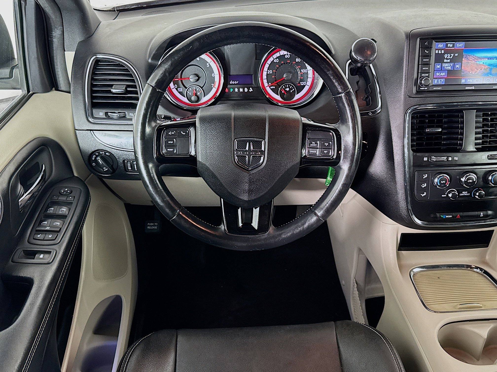 Used 2019 Dodge Grand Caravan SXT image 16