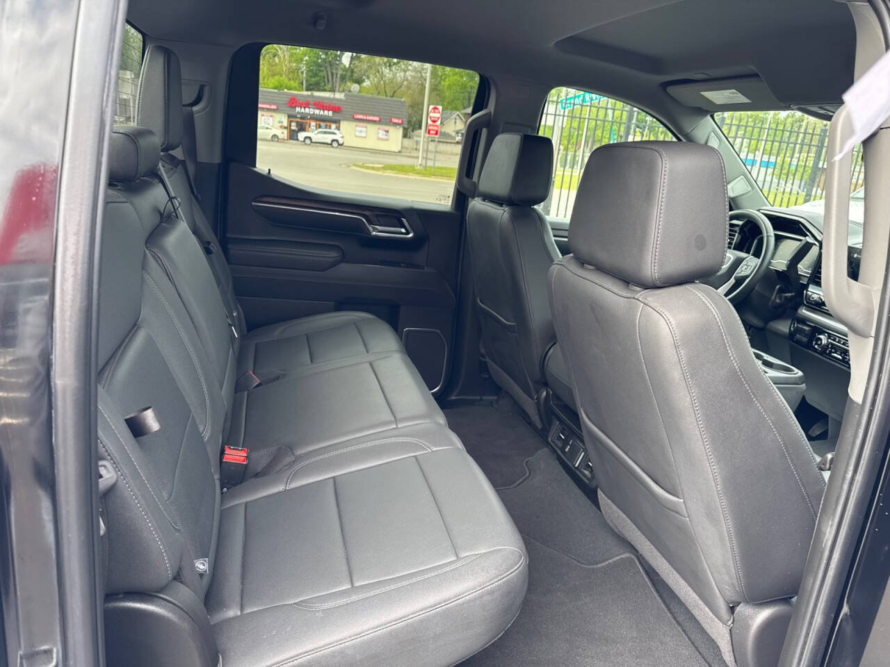 Used 2025 GMC Sierra 1500 SLT AWD/4WD image 10