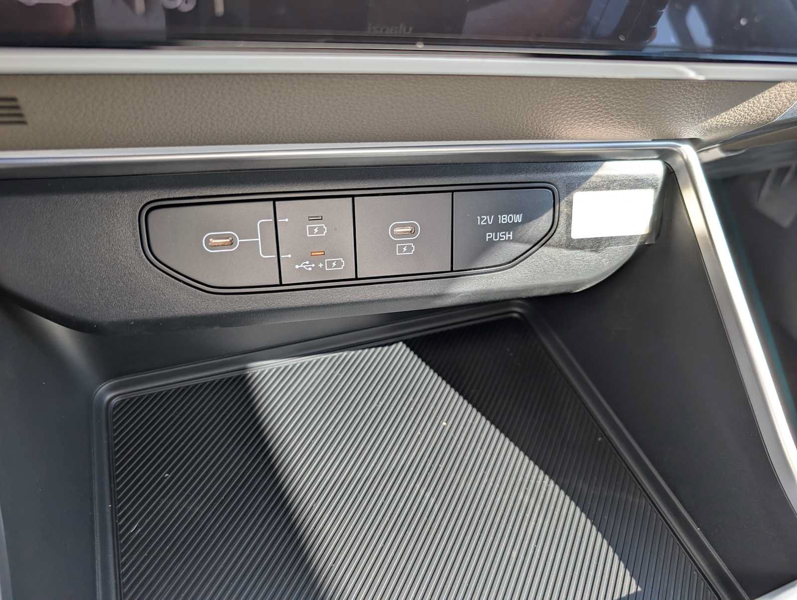 New 2027 Kia Carnival FWD image 26