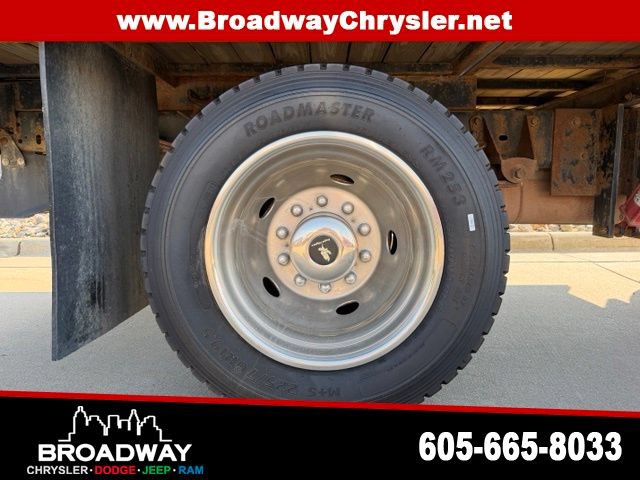 Used 2015 Ford F550 2WD Crew Cab Super Duty w/ Power Equipment Group image 9