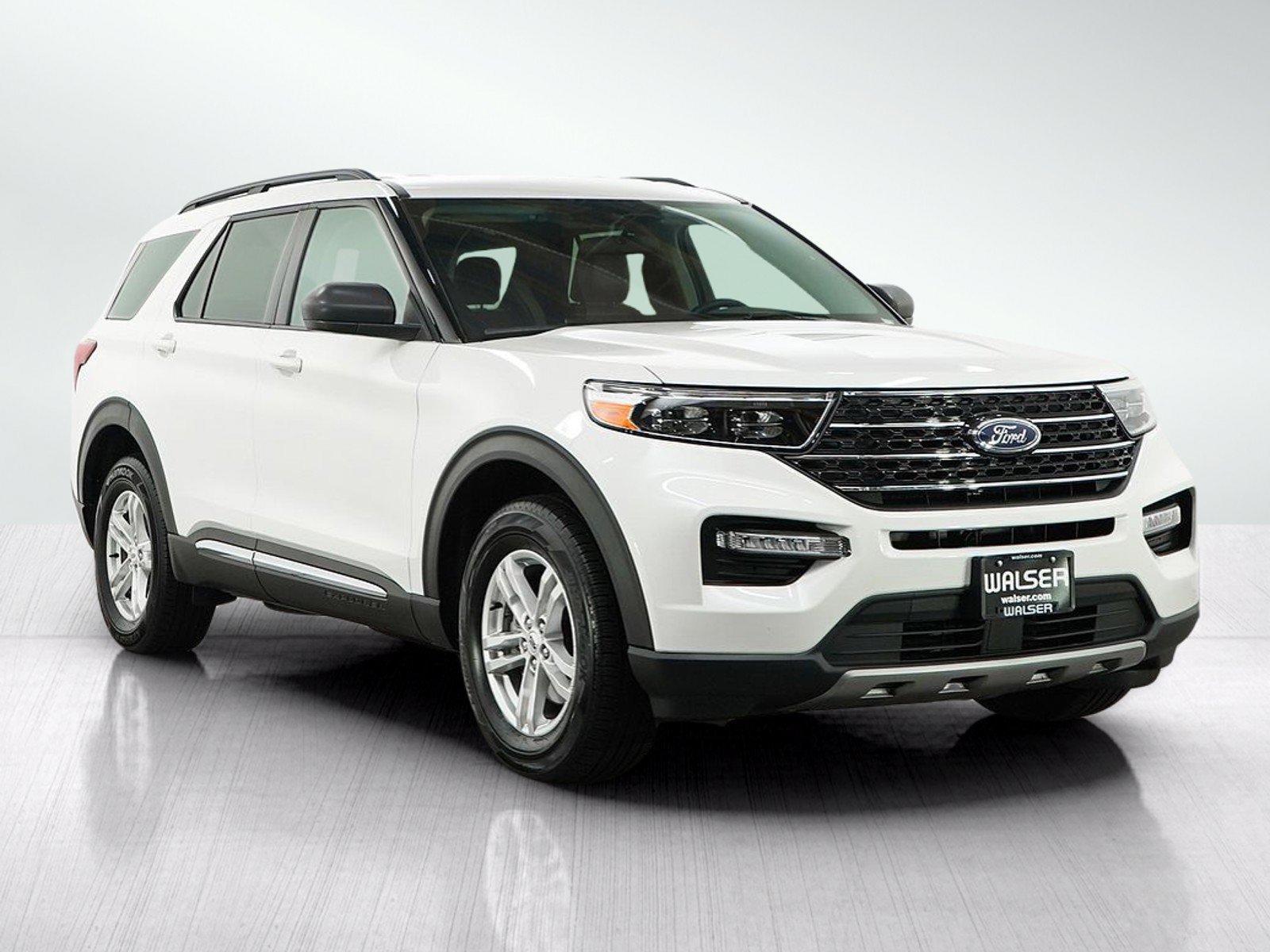 Used 2024 Ford Explorer XLT w/ Equipment Group 202A AWD/4WD image 7