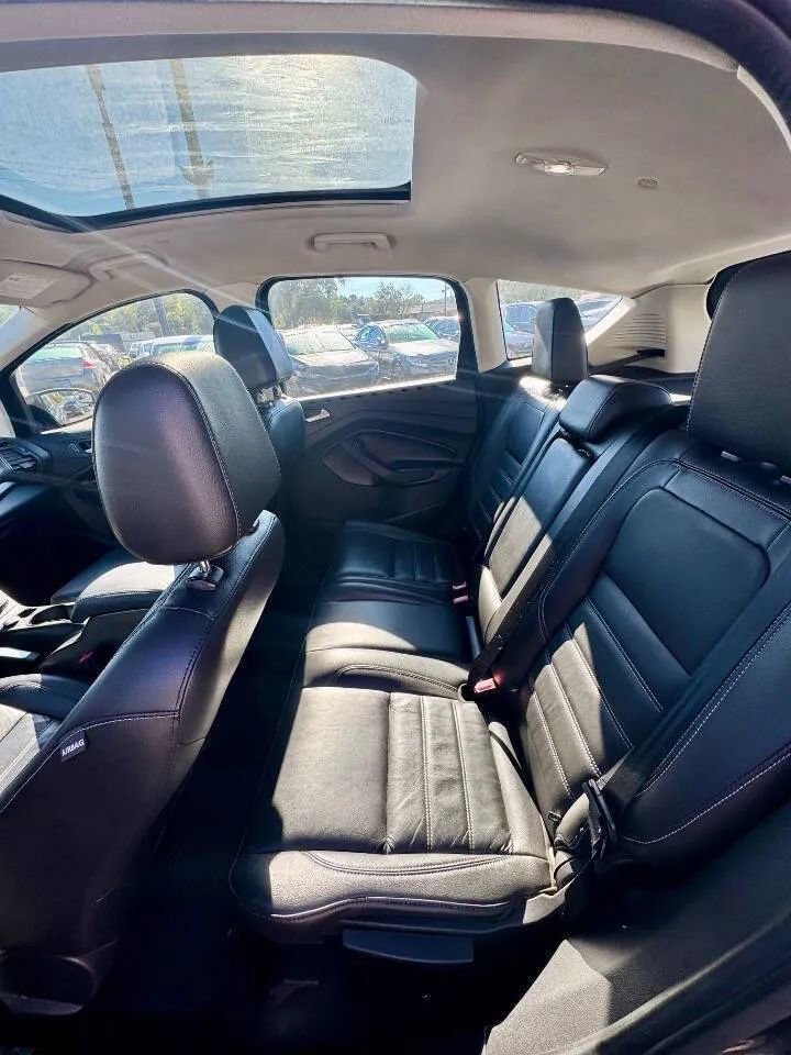 Used 2017 Ford C-MAX Energi SE w/ Equipment Group 402A image 8