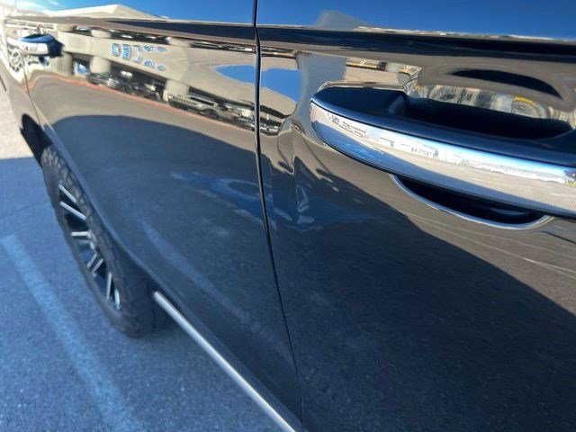 Used 2018 Ford Expedition Limited image 8