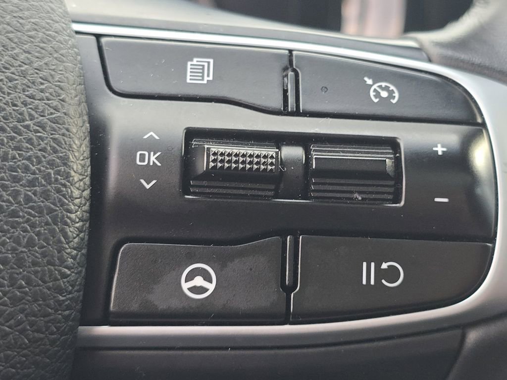 Used 2023 Kia K5 GT image 32