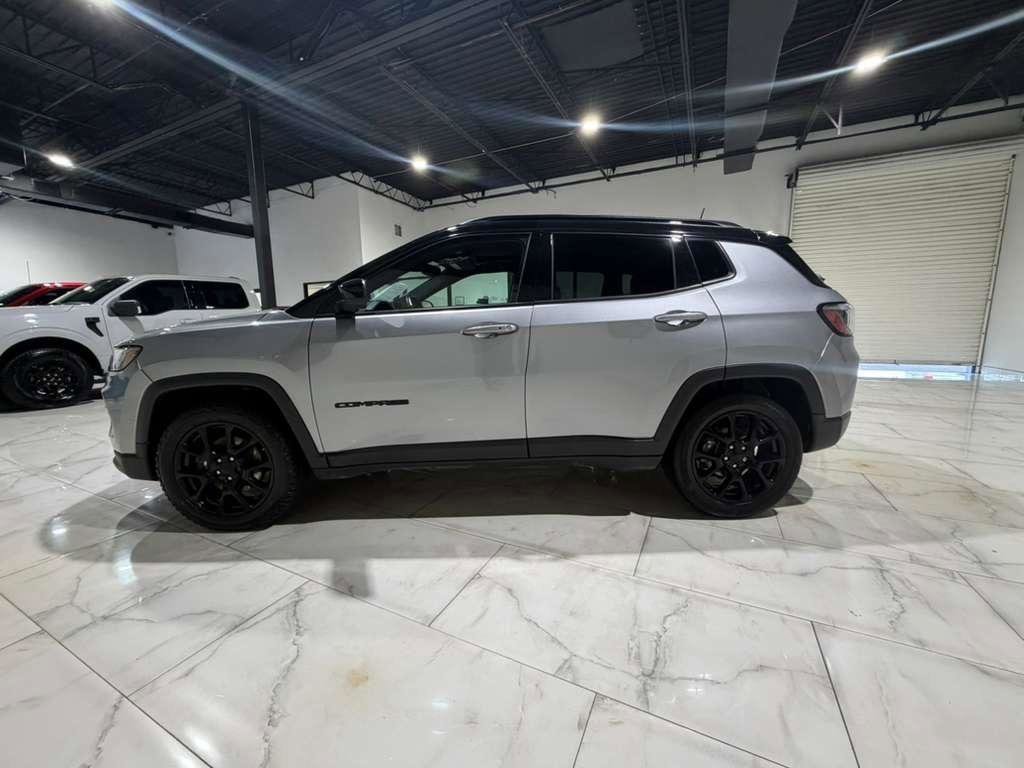 Used 2022 Jeep Compass Latitude w/ Sun and Sound Group FWD image 7