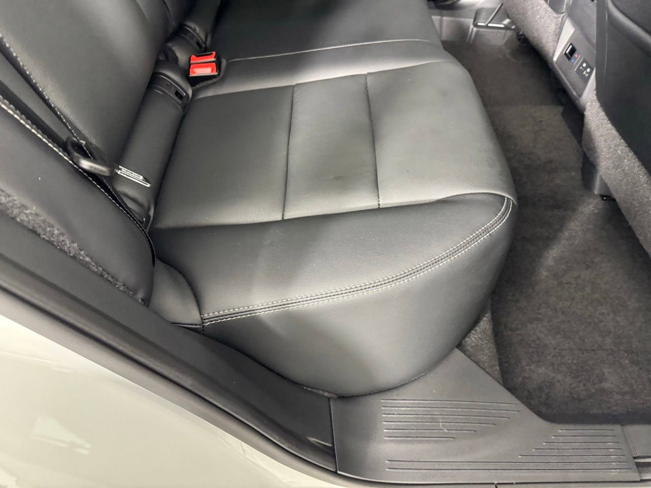 Used 2023 Nissan Rogue SL w/ SL Premium Package image 31