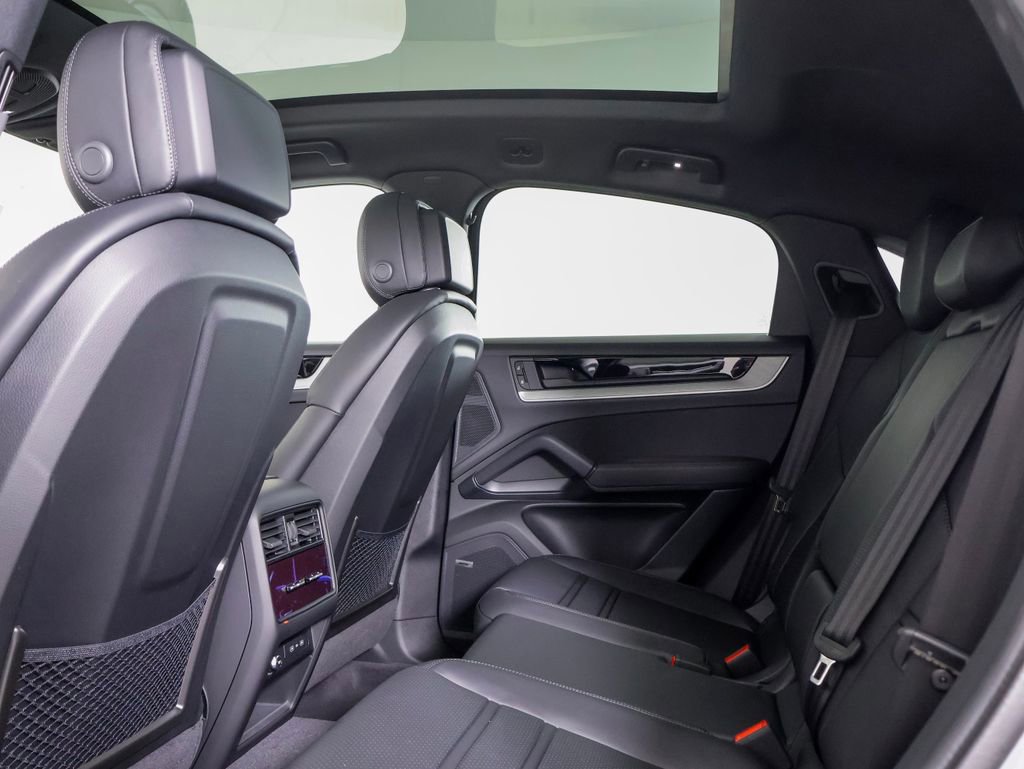 New 2026 Porsche Cayenne S image 10