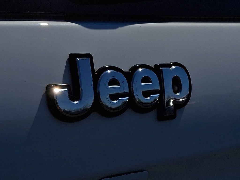 Used 2018 Jeep Cherokee Limited AWD/4WD image 29
