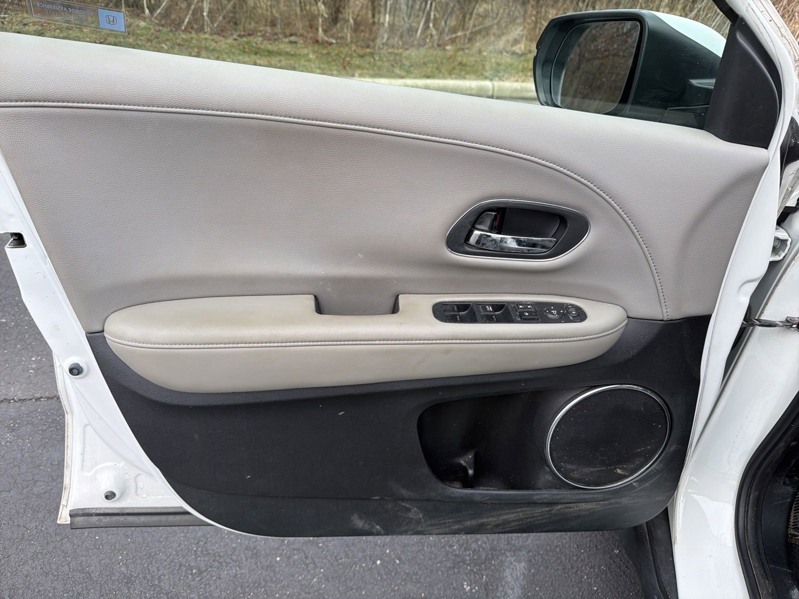 Used 2017 Honda HR-V EX-L image 11